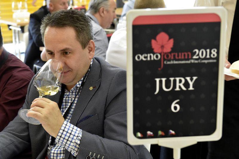 Oenoforum 2022 startuje vinařskou konferencí