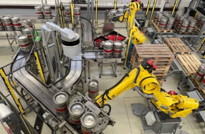 Nová robotická linka na plnění KEG sudů ve Svijanech