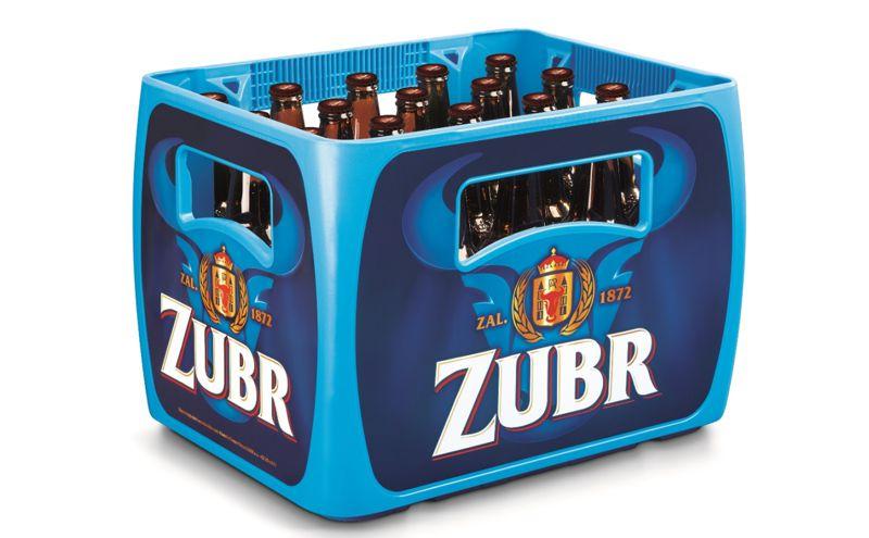 Obal roku 2016, to jsou nové přepravky pivovaru Zubr
