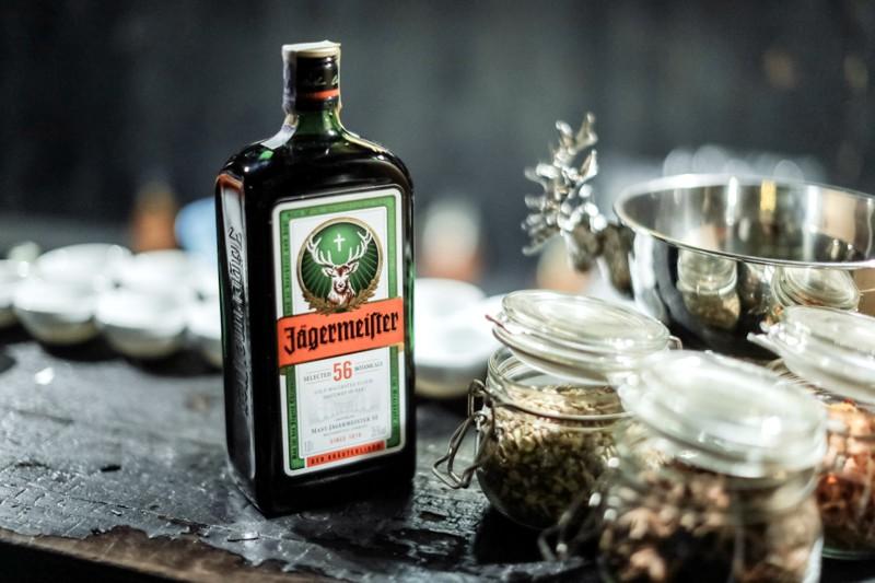 Tøi miliony prodaných lahví Jägermeisteru v ÈeskoSlovensku