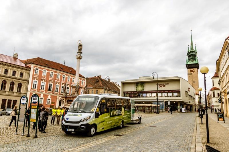 Vinobus jezdí každý den