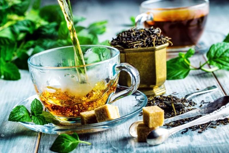 Je sypaný čaj kvalitnější než porcovaný?