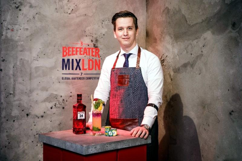 Barman z Hong Kongu a Macau byl oceněn v koktejlové soutěži BEEFEATER MIXLDN 7