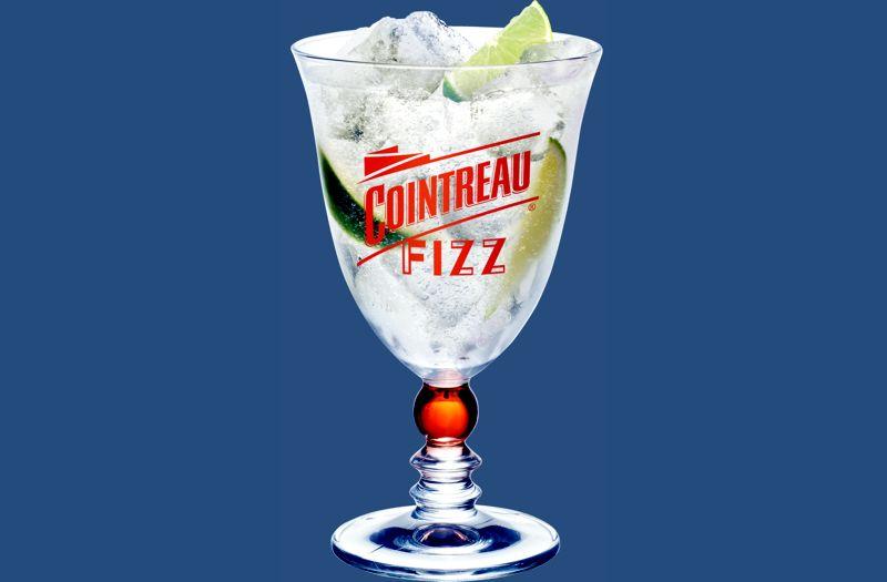 Cointreau Fizz - lehký drink s těžkým jménem
