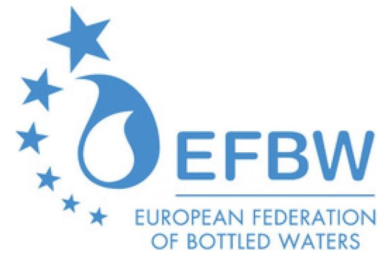 Evropští výrobci balené vody chtějí zvýšit zpětný sběr PET lahví