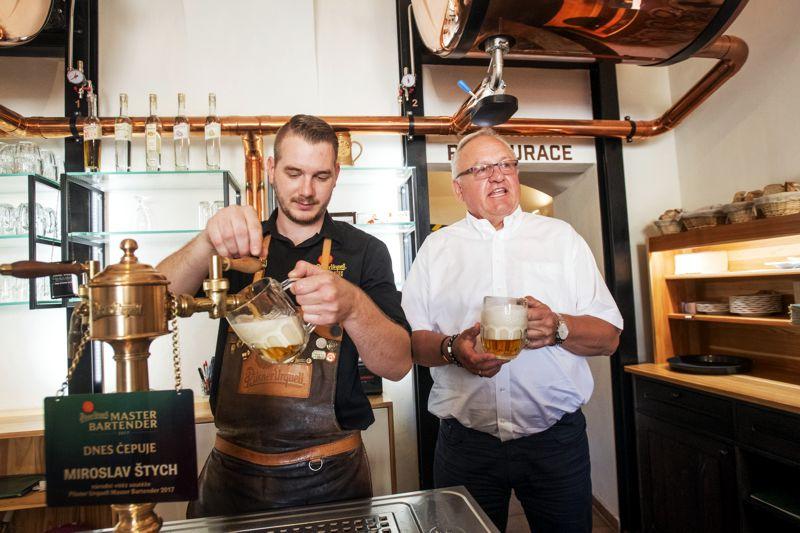 První pivo z rozšířené varny Pilsner Urquell je už na čepu