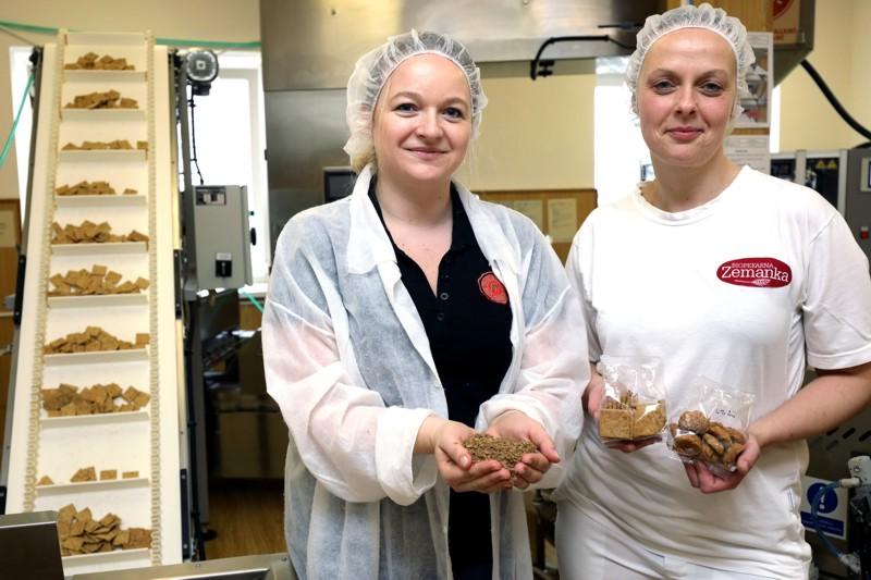 Plzeňský Prazdroj zkouší vyrábět sušenky z mláta