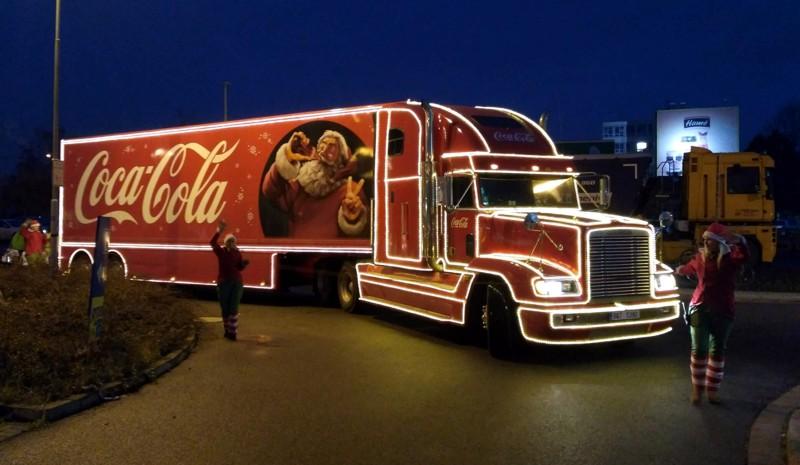Vánoèní kamion Coca-Coly rozdal statisíce korun