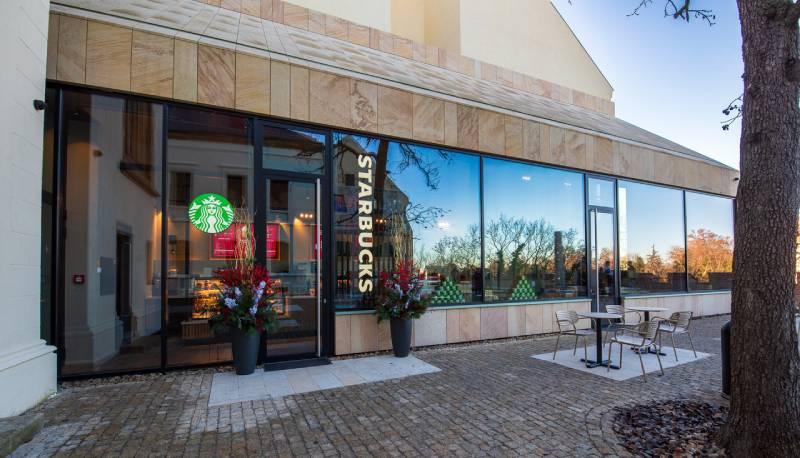 Starbucks otevře kavárnu na Pražském hradě