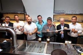 V kasárnách, kam chodil Švejk, se otevírá hospoda Gambrinusu